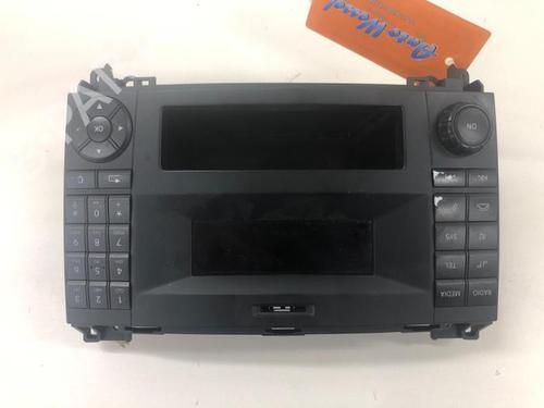 Used Radio MERCEDES-BENZ VITO Van (W447) 111 CDI (447.601, 447.603, 447.605) (114 hp) 28112634