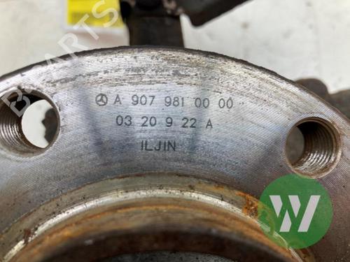 Right front steering knuckle MERCEDES-BENZ SPRINTER 3,5-t Van (B907, B910) 317 CDI RWD (907.631, 907.633, 907.635, 907.637) | BP32842062M26 - Image 2