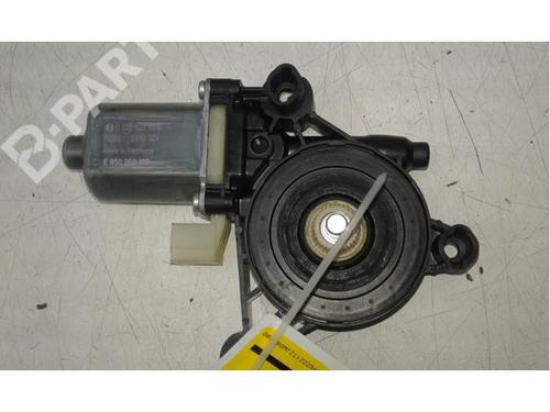 Used Electronic module VW TOURAN (5T1) 1.6 TDI (115 hp) 12098318