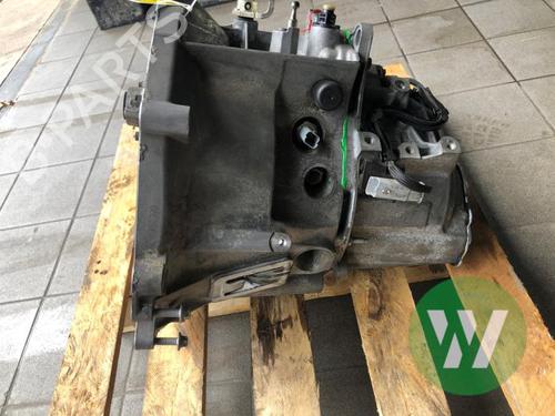 Gearbox OPEL CORSA F (P2JO) 1.2 (68) | BP38264585M3 - Image 2