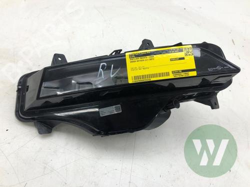 Feu de brouillard avant droit SKODA OCTAVIA IV Combi (NX5, PV5) 2.0 TDi (150 hp) 31866162