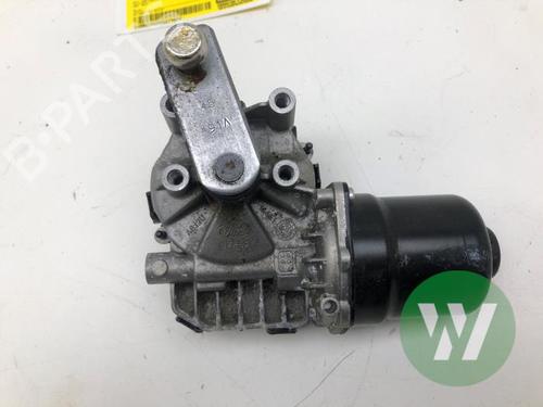 Front wiper motor FORD KUGA III (DFK) 2.5 FHEV | BP39915403M29 - Image 3