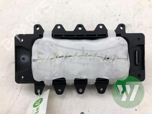 Used Passenger airbag Passenger airbag MERCEDES-BENZ A-CLASS Saloon (V177) A 250 e (177.186) (218 hp) 40447787 40447787