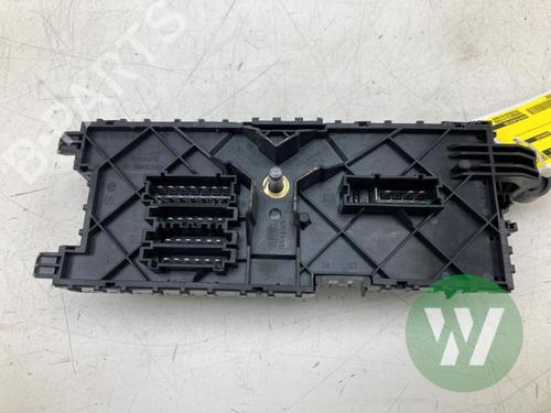 fuse-box-mercedes-benz-sprinter-35-t-van-b907-b910-2018-32769680 main image