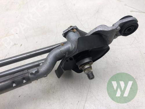 Front wiper motor MAZDA CX-5 (KF) 2.0 e-SKYACTIV G 165 | BP39914604M29 - Image 3