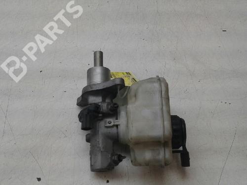 Used Brake master cylinder VW GOLF VI (5K1) 1.6 TDI (105 hp) 4778945
