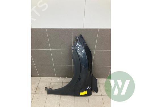 Guarda-lamas esquerdo KIA STONIC (YB) 1.0 T-GDi (101 hp) 32179776