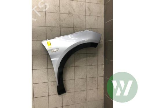 Używane Błotnik przedni prawy Błotnik przedni prawy 38471038 38471038