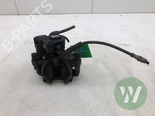 Used Right rear brake caliper Right rear brake caliper SKODA OCTAVIA III Combi (5E5, 5E6) 2.0 TDI (150 hp) 33837977 33837977
