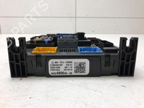 Fuse box OPEL CROSSLAND X / CROSSLAND (P17, P2QO) 1.2 (75) | BP23644635E1