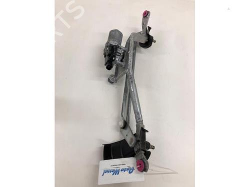 Used Front wiper motor Front wiper motor TOYOTA YARIS CROSS (MXP_) 1.5 Hybrid (MXPJ10) (116 hp) 39913784 39913784
