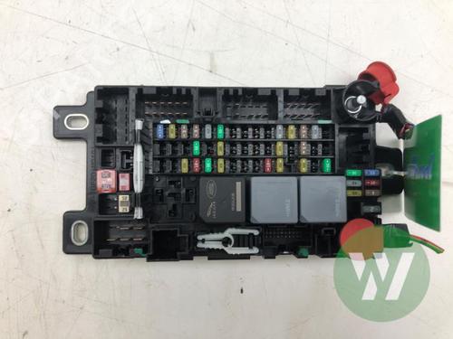 Used Fuse box Fuse box 37228183 37228183