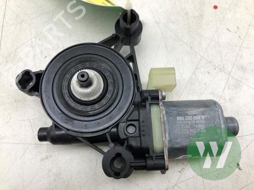 Right front window motor VW GOLF VIII (CD1, DA1) 2.0 TDI | BP32443926E20 - Image 2