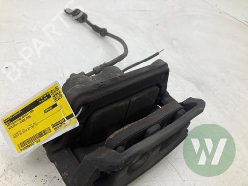 Used Right front brake caliper Right front brake caliper MERCEDES-BENZ A-CLASS Saloon (V177) A 250 e (177.186) (218 hp) 40607362 40607362