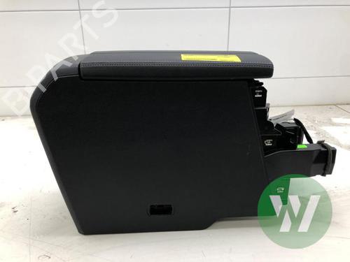 Used Armrest / Center console Armrest / Center console OPEL ASTRA L Sports Tourer (OV5) 1.2 (FRHNSL, FRHNSR) (131 hp) 39914086 39914086