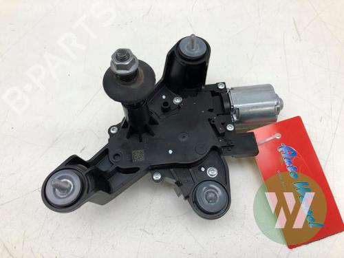 Used Rear wiper motor OPEL CORSA F (P2JO) 1.2 (68) (101 hp) 31371192