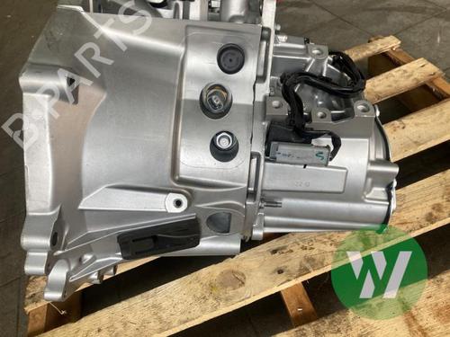 Gearbox OPEL CORSA F (P2JO) 1.2 (68) | BP38202483M3 - Image 3