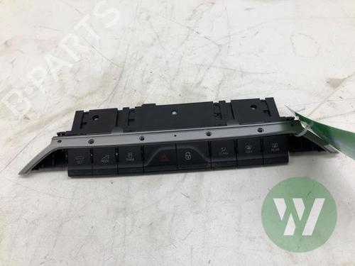 Used Warning switch Warning switch SKODA OCTAVIA IV Combi (NX5, PV5) 2.0 TDi (150 hp) 33418975 33418975