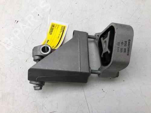 Used Support MERCEDES-BENZ EQV (W447) EQV 300 (447813, 447815) (204 hp) 14576219