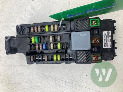 Used Fuse box Fuse box 38114488 38114488