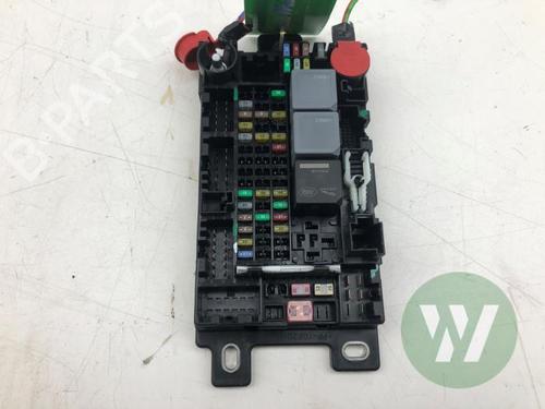 Fuse box JAGUAR E-PACE (X540) 2.0 AWD | BP37228183E1 - Image 2