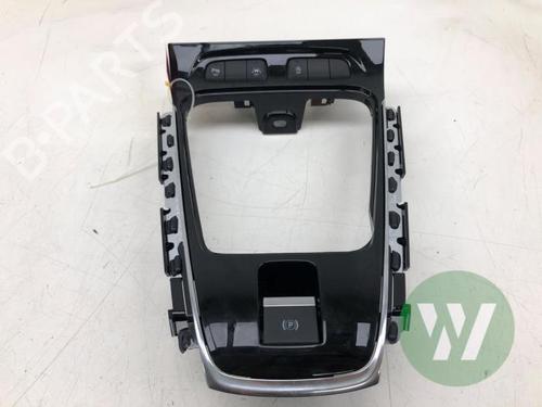 Used Switch OPEL GRANDLAND / GRANDLAND X (A18, P1UO) 1.2 (75) (131 hp) 32632384