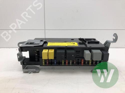 Used Fuse box Fuse box 37504842 37504842