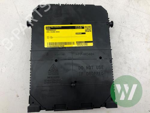 Used Fuse box Fuse box 39632865 39632865