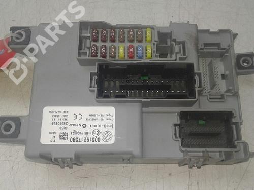 Fuse box OPEL COMBO Box Body/MPV (X12) 1.4 (B05) | BP5261054E1 