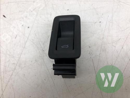 Used Switch Switch VW ID. Buzz Bus (EBB, EBJ) Electric (EBB, EBJ) (286 hp) 39916117 39916117