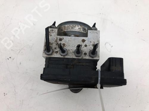 Used ABS pump MERCEDES-BENZ GLC (X253) 250 d 4-matic (253.909) (204 hp) 30448546