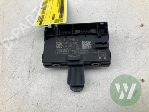 Used Electronic module Electronic module PORSCHE TAYCAN (Y1A) 4S Performance Battery Plus (Y1ADB1) (571 hp) 39914850 39914850