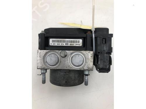 Used ABS pump NISSAN MICRA III (K12) 1.2 16V (65 hp) 19097523