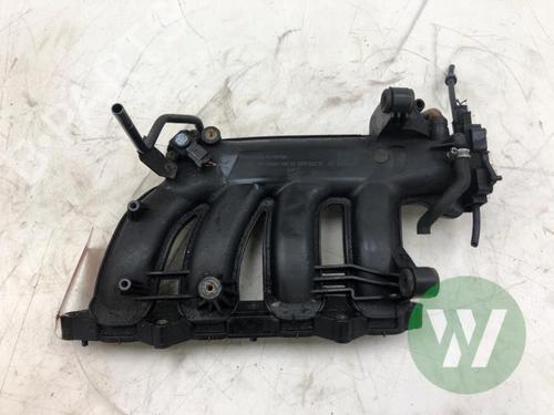 Used Injection rail MERCEDES-BENZ C-CLASS Coupe (CL203) C 180 Kompressor (203.746) (143 hp) 31319549