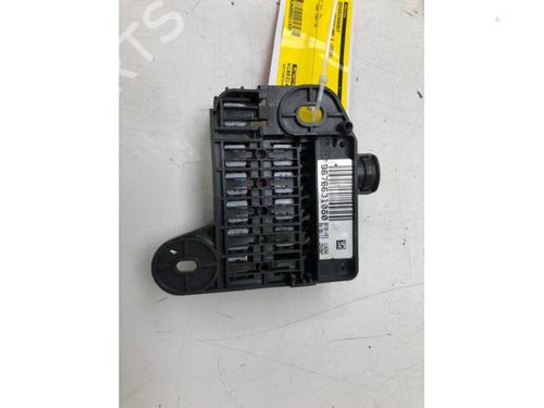 Used Fuse box OPEL CROSSLAND X / CROSSLAND (P17, P2QO) 1.6 Turbo D (75) (99 hp) 13040008
