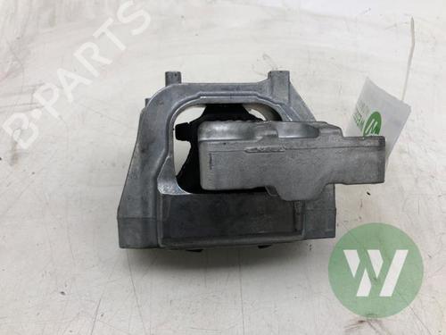 Used Gearbox mount Gearbox mount SKODA OCTAVIA IV Combi (NX5, PV5) 1.5 TSi (150 hp) 39997937 39997937