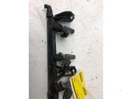 Used Injection rail CITROËN C-ELYSEE (DD_) 1.2 PureTech 82 (DDHMRP) (83 hp) 17967105