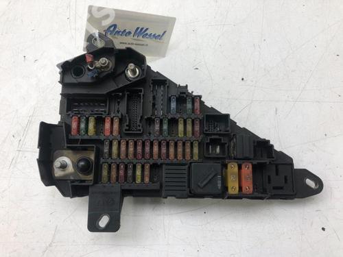 Used Fuse box BMW 6 (E63) 630 i (258 hp) 11749666