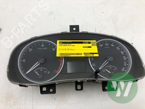 Used Display monitor SKODA ROOMSTER (5J7) 1.4 TDI (80 hp) 31866187