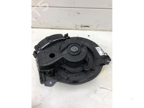 Used Heater blower motor MERCEDES-BENZ SPRINTER 3,5-t Van (B907, B910) 317 CDI RWD (907.631, 907.633, 907.635, 907.637) (170 hp) 23948645