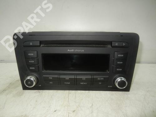 Used Radio AUDI A3 Sportback (8PA) 1.6 TDI (105 hp) 4772413