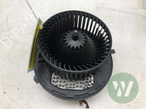 Ventilator motor Ventilator motor VW CADDY V Box Body/MPV (SBA, SBH) 1.5 TGI CNG (131 hp) 39915499 39915499
