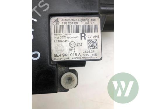 Right headlight SKODA OCTAVIA IV Combi (NX5, PV5) 2.0 TDi | BP31866159C29