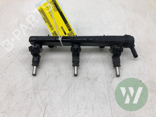 Used Injection rail VW UP! (121, 122, BL1, BL2, BL3, 123) 1.0 (60 hp) 32632395