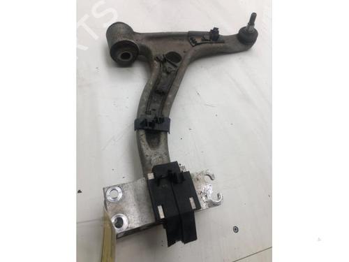 Used Right front suspension arm MERCEDES-BENZ B-CLASS Sports Tourer (W246, W242) B 200 (246.243) (156 hp) 18969112