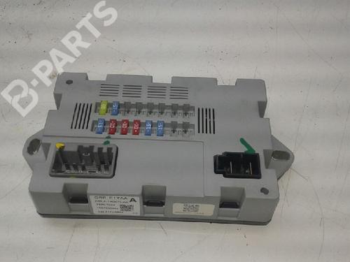 Used Fuse box JAGUAR XE (X760) 2.0 D (163 hp) 8071306