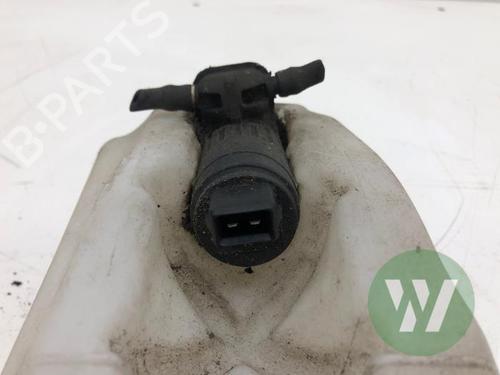 Used Windscreen washer tank Windscreen washer tank FIAT 500 (312_) 1.2 (312AXA1A) (69 hp) 33413166 33413166