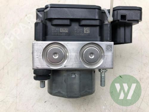 Used ABS pump RENAULT CAPTUR I (J5_, H5_) 1.3 TCe 150 (J5NK, J5JS) (150 hp) 33009295