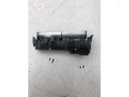 Used Switch MERCEDES-BENZ GLC (X253) 250 4-matic (253.946) (211 hp) 15641725