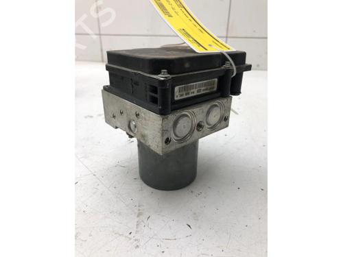Used ABS pump MERCEDES-BENZ B-CLASS Sports Tourer (W245) B 180 CDI (245.207) (109 hp) 16166084